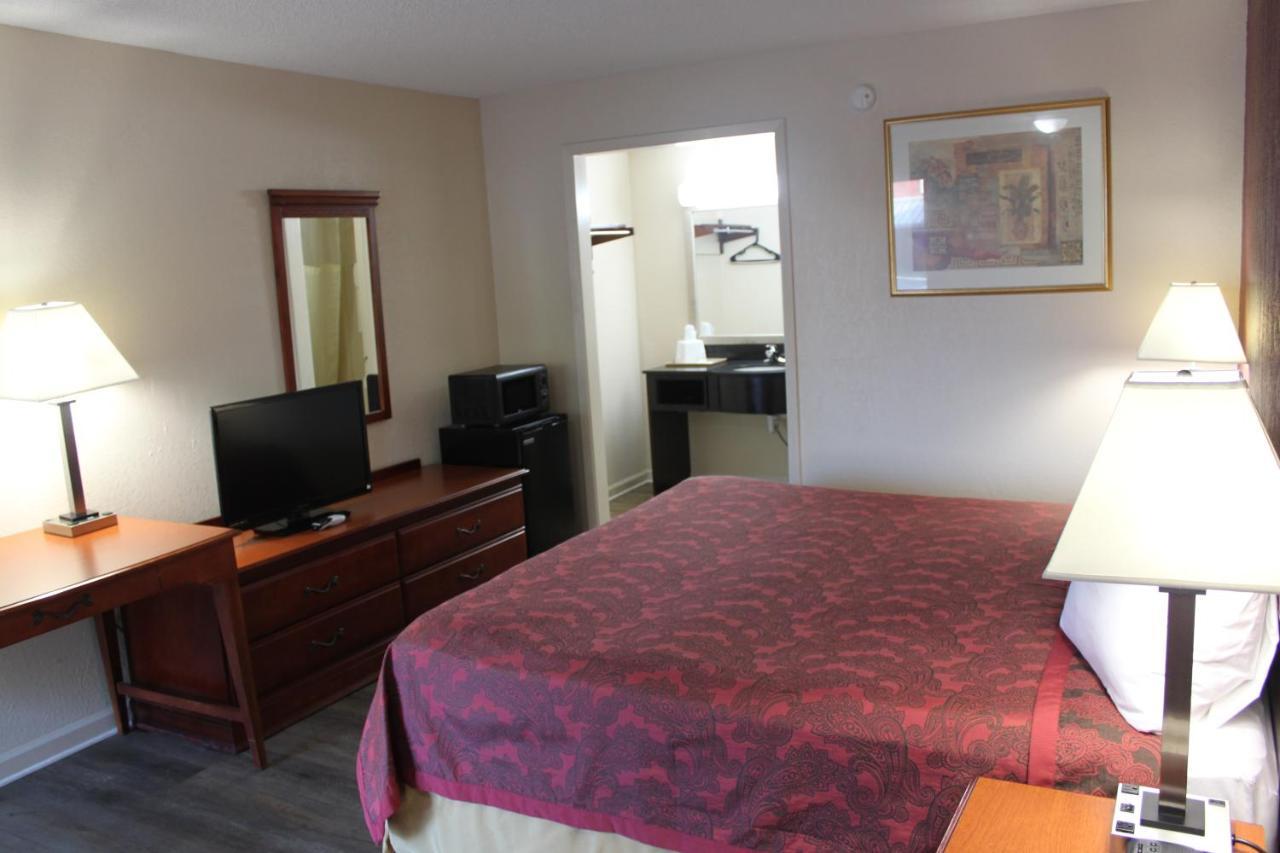Travel Inn Of Буфорд Екстериор снимка